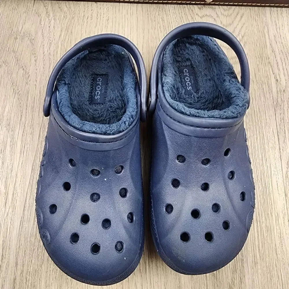 CROCS Lined Slip On Clog Shoes size J 1